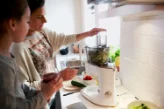 غذاساز در هنگام استفاده از خردکن