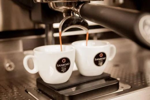 دستگاه اسپرسوساز و آشنایی با آن   espresso  machine and familiarity with it