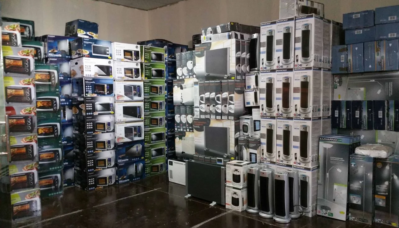 نمونه ای کالاهای استوک در انبار 