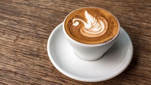 کاپوچینوی تهیه شده با دستگاه اسپرسوساز خانگی