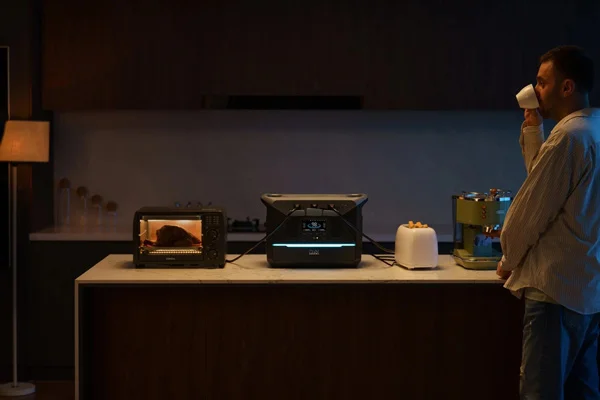 پاور استیشن قابل حمل DaranEner NEO2000