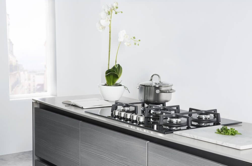 اجاق گاز صفحه ای شیشه ویرپول whirpool ایتالیا 