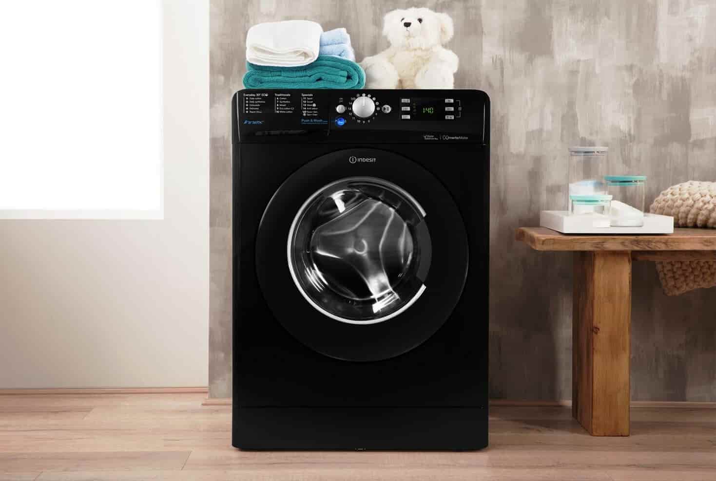 لباسشویی 9 کیلویی ایندزیت ایتالیا Indesit مشکی